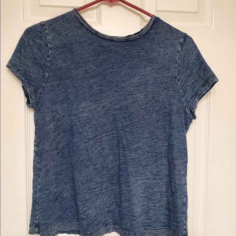 V cut in the bottom back universal thread blue shirt